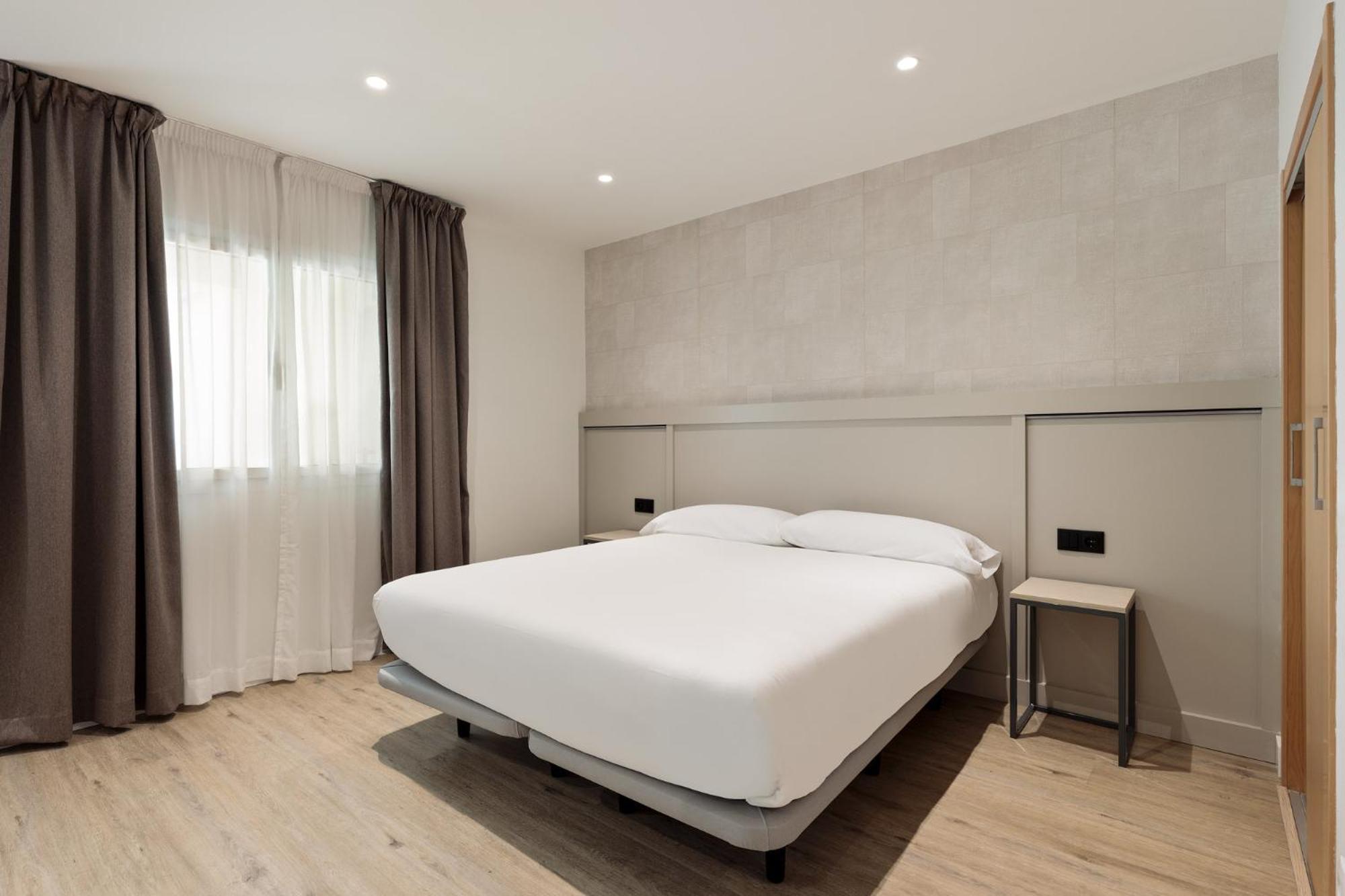 Aparthotel Xic Платжа-д'Ару Екстер'єр фото